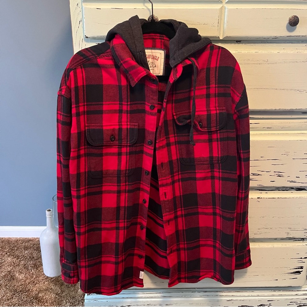 American Eagle Outfitters Red and Black Checkered Sweatshirt Jacket. Mens large.